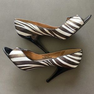 CARLOS SANTANA Zebra Striped Pumps size 8